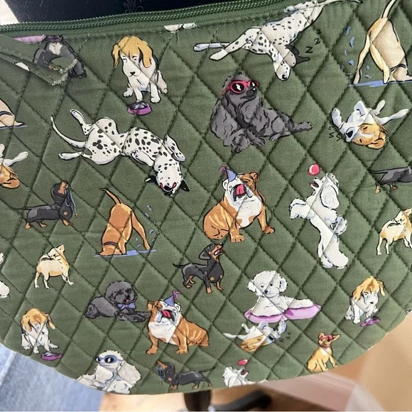 NWT Vera Bradley Slouchy Bucket Shoulder Bag.  Cotton.  Dog Park print. - Picture 5 of 12